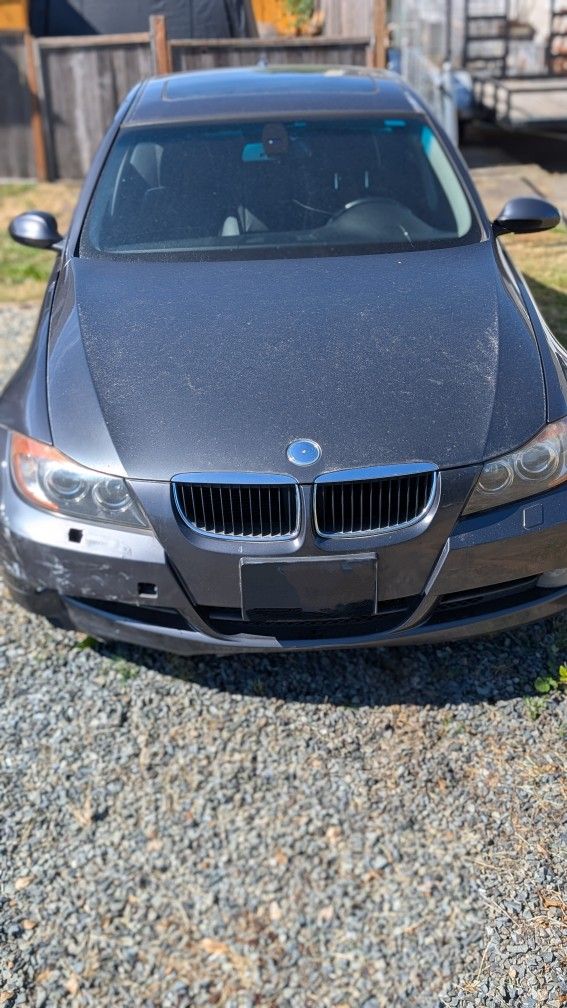 Crashed 325i