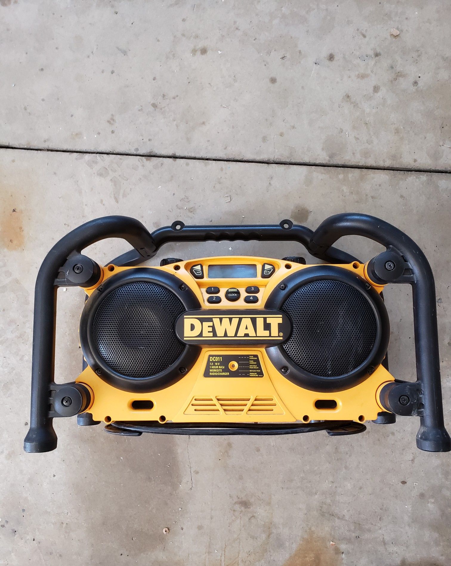 DeWALT DC011 radio for Sale in Fontana, CA OfferUp