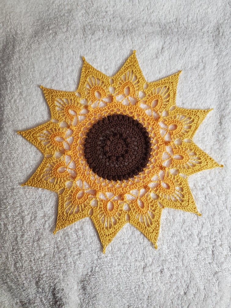 10" Sunflower 🌻 Doily 