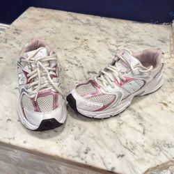 New Balance Kids Size 4 Sneakers
