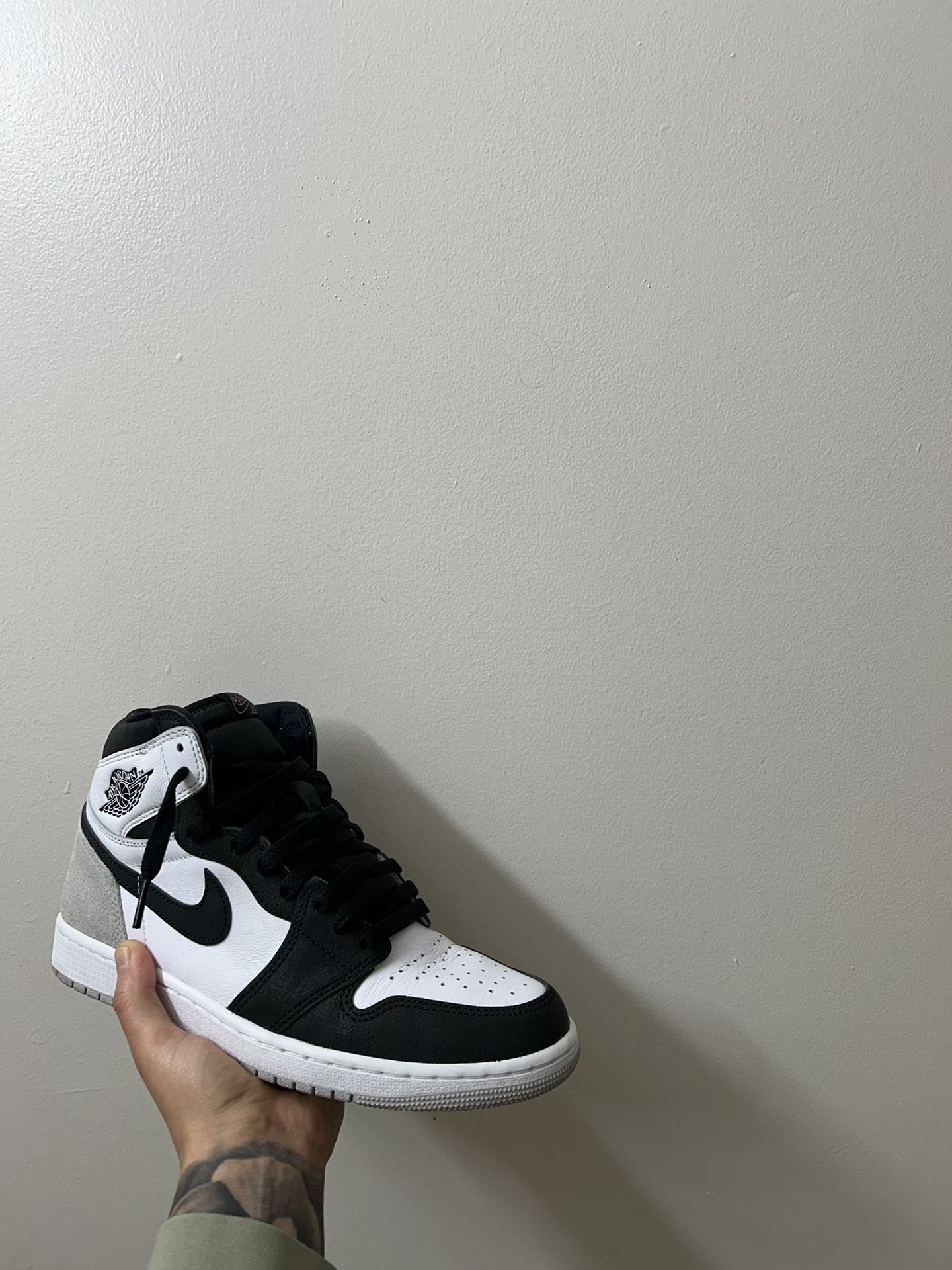 Jordan 1 Bleached Coral (size 9)