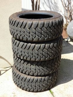 35 Inch Off Road Tires ... Only 1100 miles on them, Like Brand New !! These tires are $400 each brand new, Great Savings !!!
