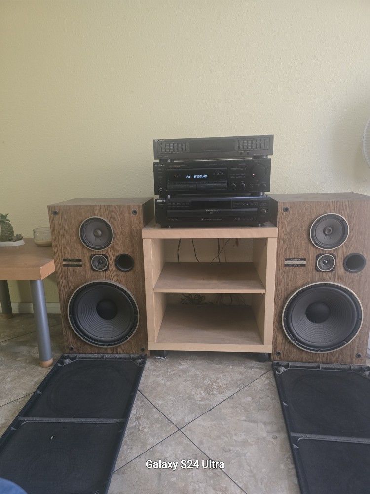 Complete Sony Stereo System With Pioneer Speakers