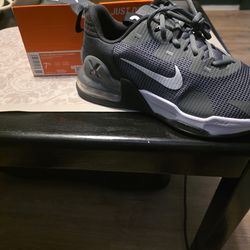 Nike air max alpha trainer 5  Size 7.5m