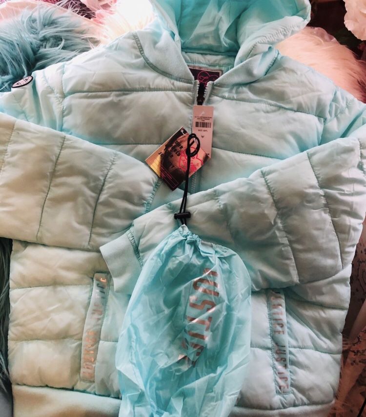 Lightweight packable puffer jacket size 20 plus like a medium in adult. New with tags. Retail $49.95. $25. Girls love them! Brundage and Chester. Chec