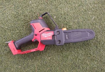 Milwaukee M18 FUEL chain saw 10 inch