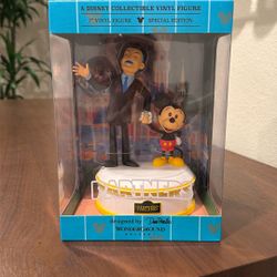 Disney Wonderground Gallery Partners Figure
