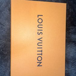 AUTHENTIC LV WOMEN TIME OUT SNEAKER