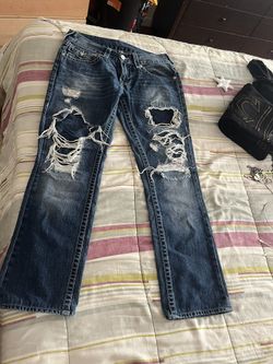 True Religion Ripped Straight Jean