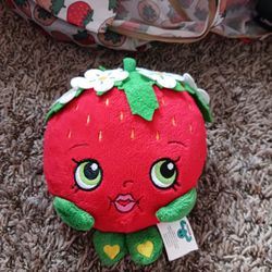 Strawberry Kiss Shopkin Plushie 