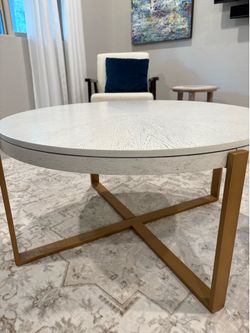 White washed coffee table - like new