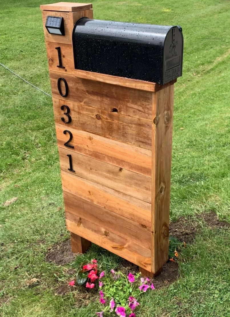 Wood Mailbox  w/solar Lights