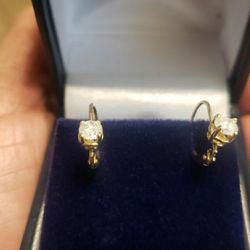 14 Kt Yellow Gold Diamond Earrings 1/2 Karat Size💎.  $250.00. Firm Price!  Pick Up Only! 😊 Contact Me If Your Serious And Interested. 