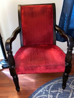 Vintage Traditional Accent Armchair – Rich Red Velvet / Corduroy Upholstery