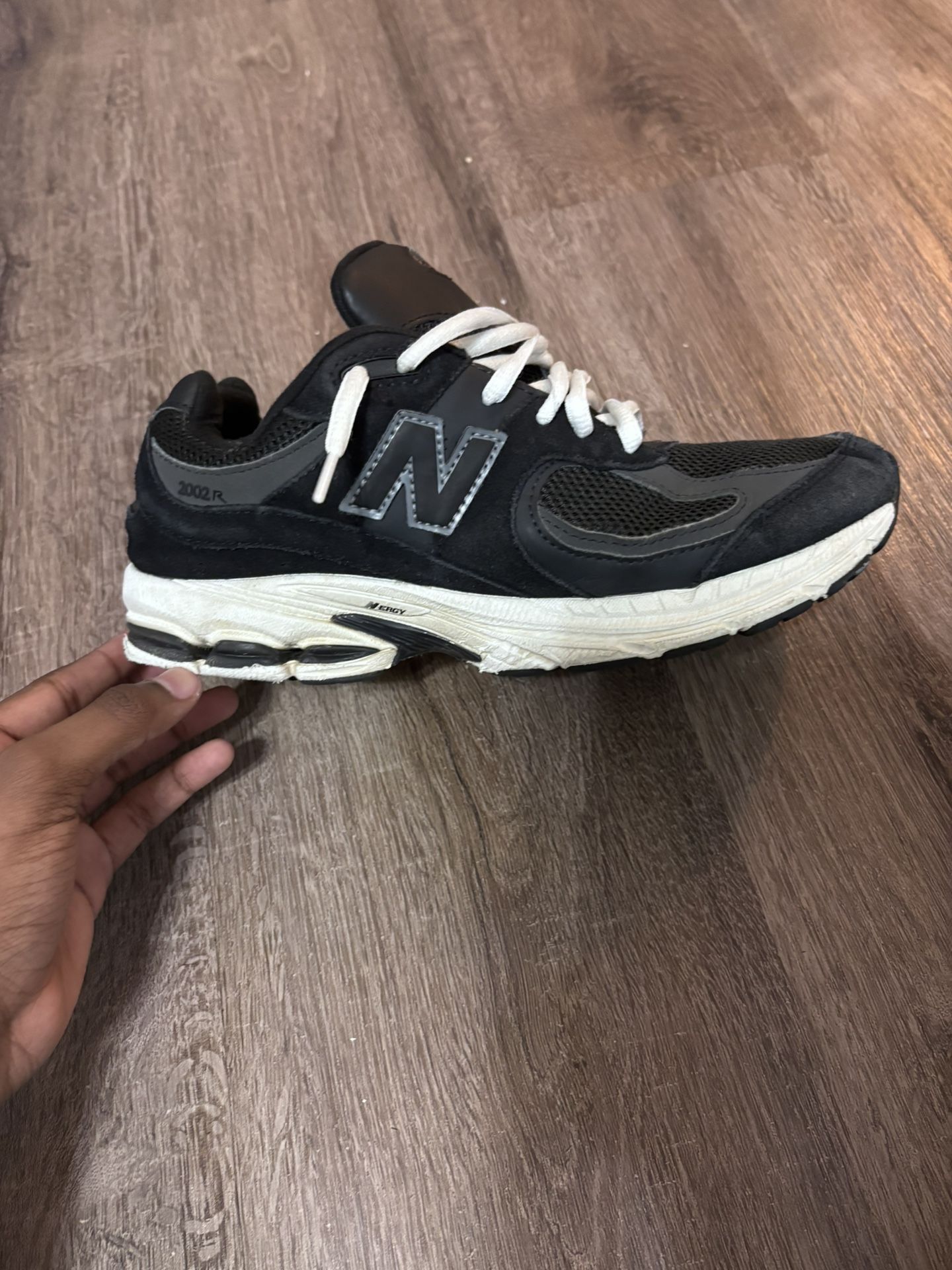 New Balance 2002r