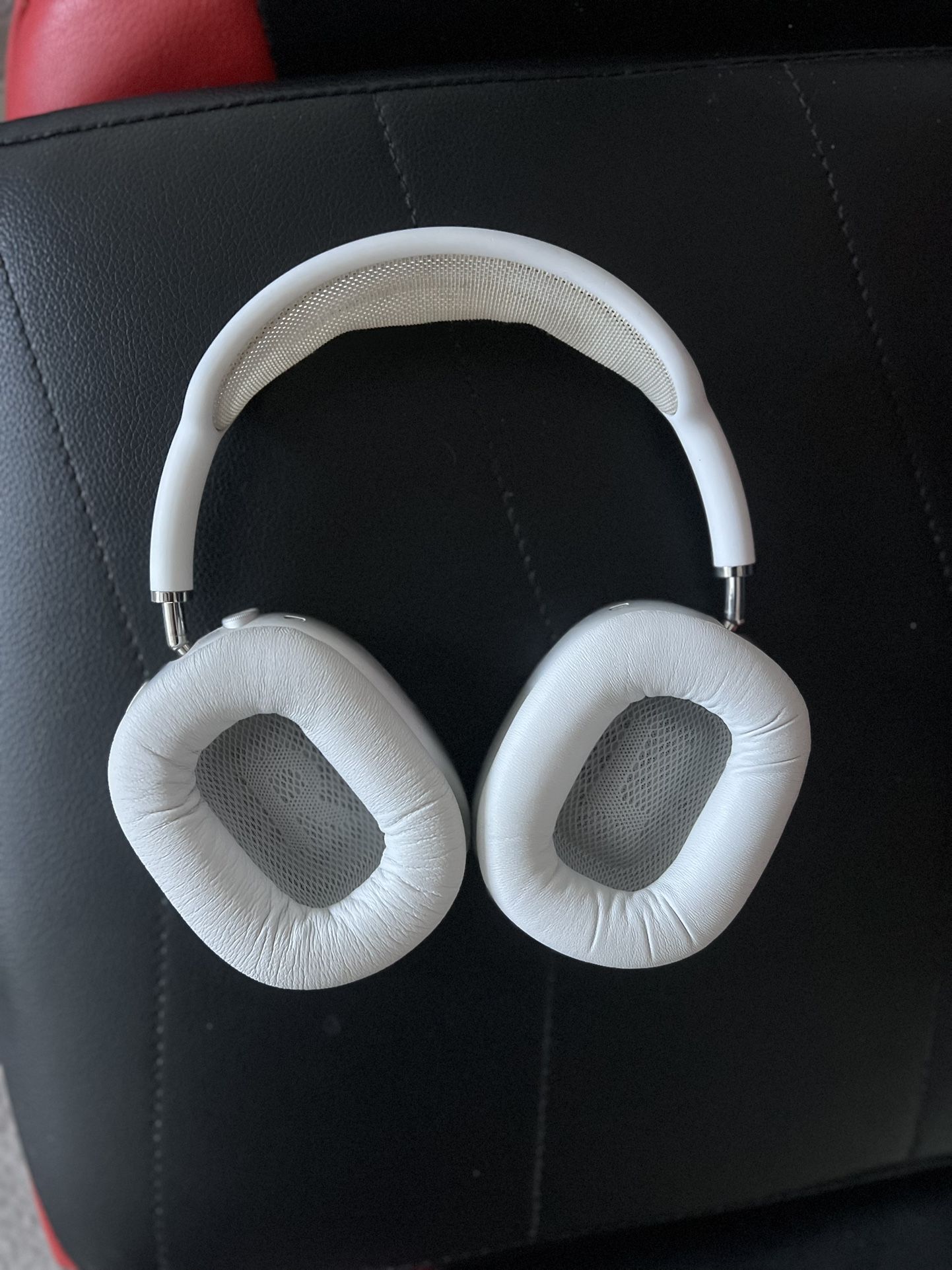 Apple AirPod Max SILVER +2 Pairs Lambskin Ear Muffs
