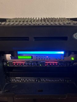 DJ equipment mixer turntable CD player circuit breaker EQ expander vocal fx