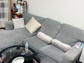Gray L-Shaped Sofa – Excellent Condition