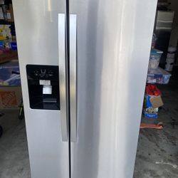 Whirlpool Refrigerator 