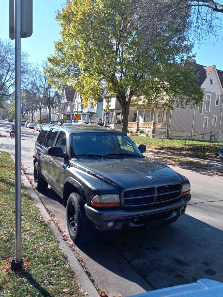 2002 Dodge Durango for Sale in Milwaukee, WI - OfferUp