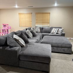 XL Sectional With Ottoman
