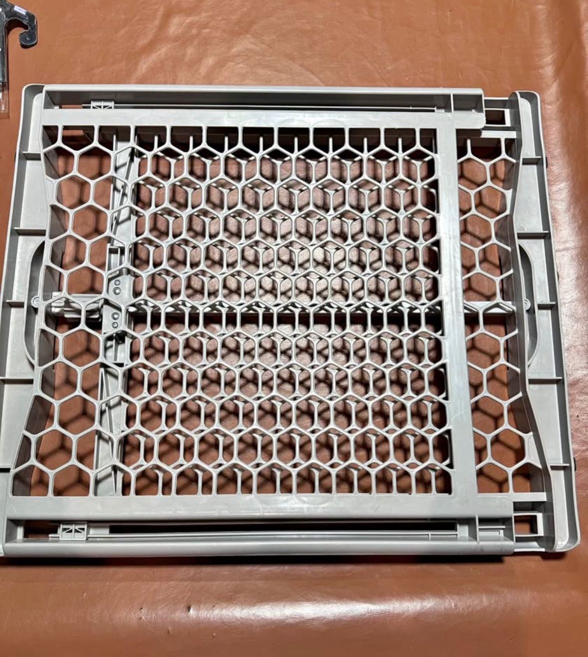 Adjustable Pet Gate / Baby Gate - Fits Openings 28” - 42”