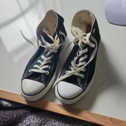 8.5 Chuck Taylor High Tops