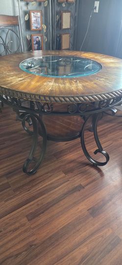 Dining table set
