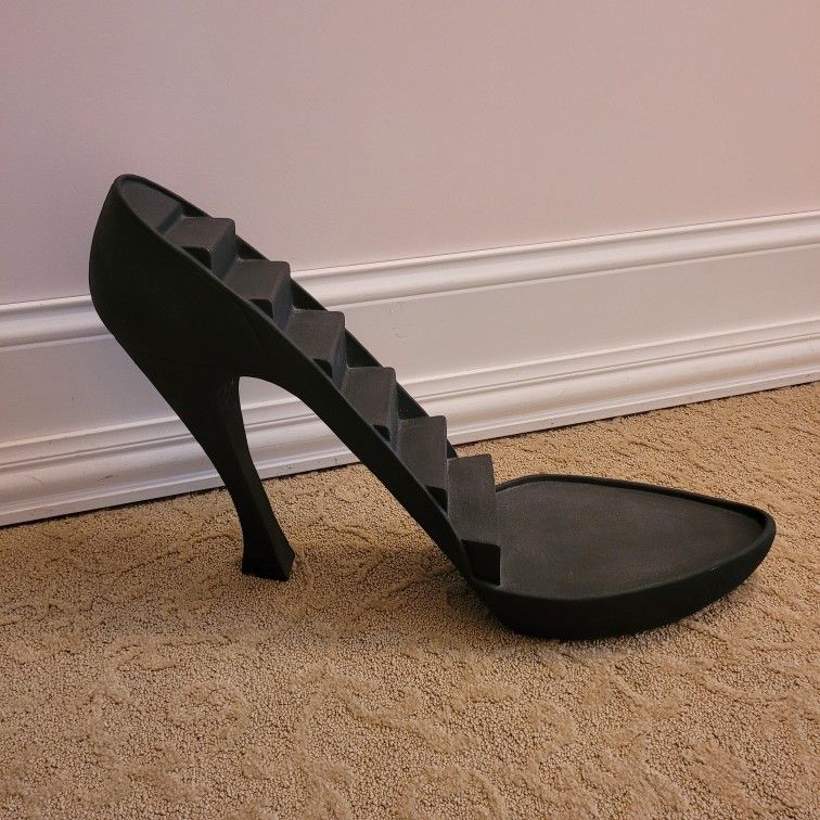 Display Shelf Just The Right Shoe