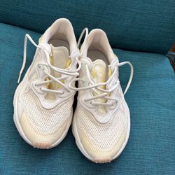 Adidas Tennis Shoes