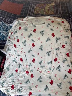 Kyte Baby Woman’s Holiday Pajama Set