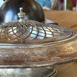 Rustic Farmhouse Vintage Gothem 🐸💐Flower frog 