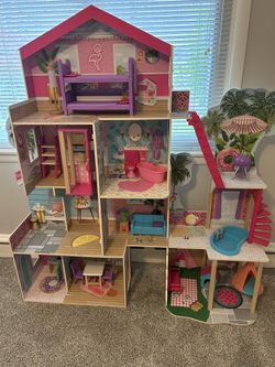 KidKraft Doll House And Furniture