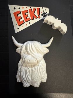 Highland Cow Plaster Figurine Unpainted
