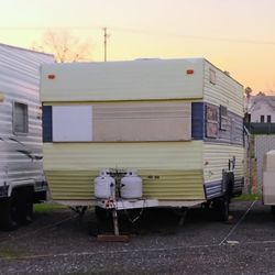 1983 ROAD RANGER TRAVEL TRAILER