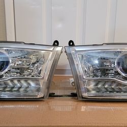 2013-2018 RAM Projector Headlight (Mopar)