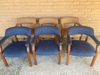 Selling 6 Office Chairs Still In Good Condition $15 Each , great for office, automotive repair shop or all for $60