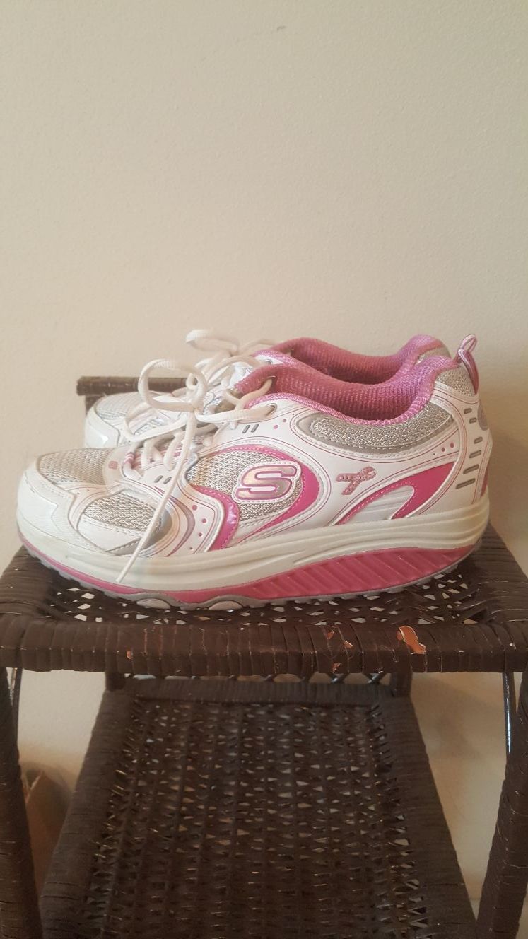 Skechers des moines top