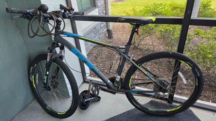 GT Aggressor Mountain Bike - Size Large (Needs Tune-up)
