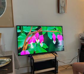 50’ SHARP ROKU SMART TV