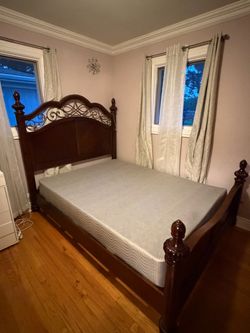 European style wooden Bedroom Set - Bed, Dresser, Nightstand