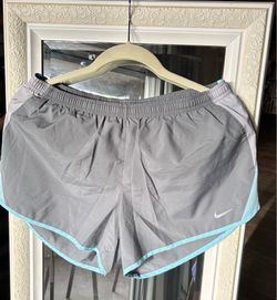 Nike women’s shorts - m