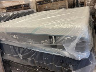 🎊Black Friday Deal 🎊 King Mattress Tempurpedic Adapt medium contour 