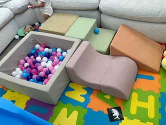 5-Piece Foam Climbing Blocks with Ball Pit