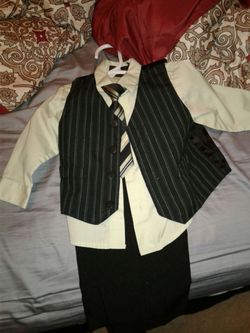 Kids suit size 2t