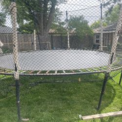 Free Trampoline 