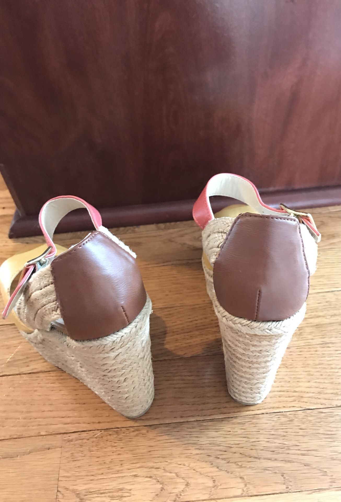 Rand new wedges size 6