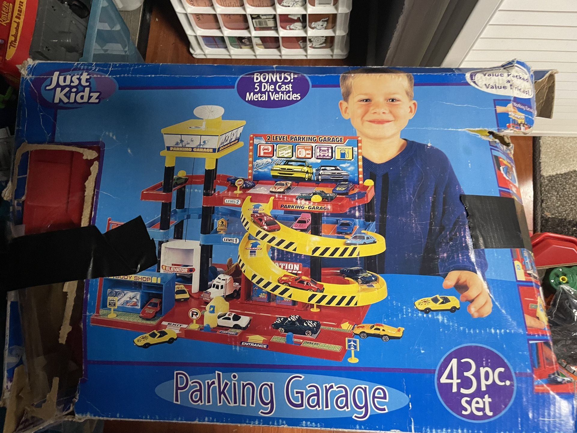 Hot wheel parking garage