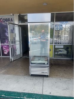 True commercial freezer LED