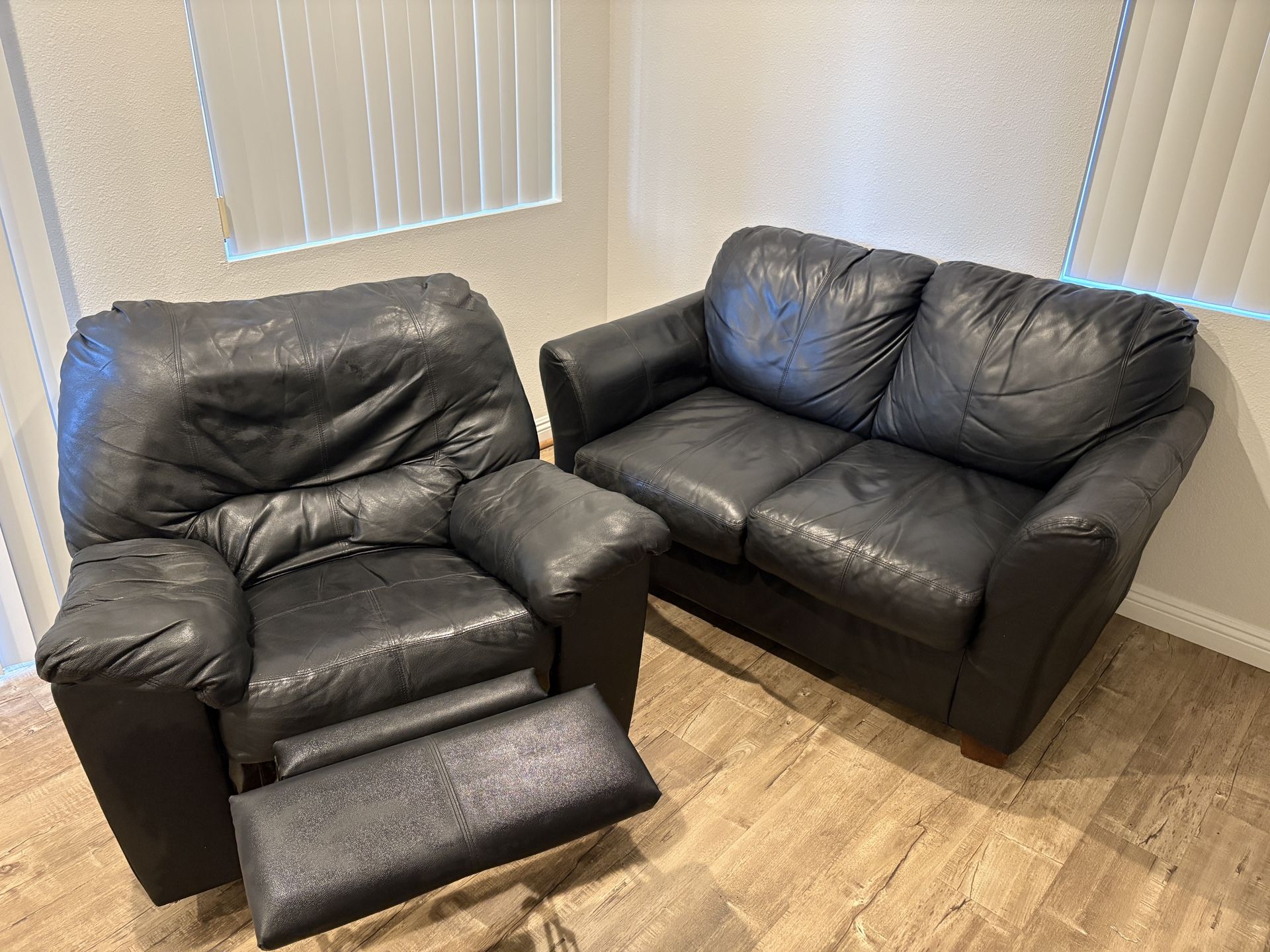 Black Leather Recliner And Loveseat $100